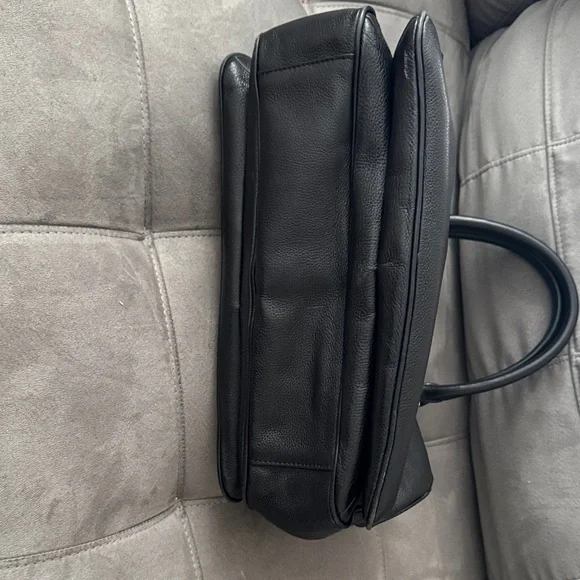 Tory Burch Black Leather Shoulder Bag - Picture 4 of 11